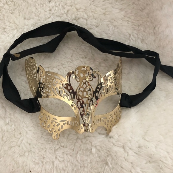 Gold masquerade - Picture 2 of 3